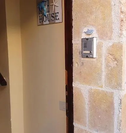 Delfino House
