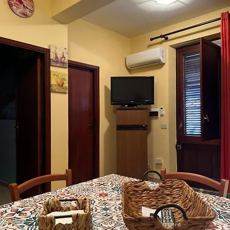 Delfino House * טראסיני