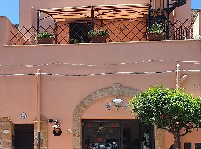 Delfino House * 泰拉西尼