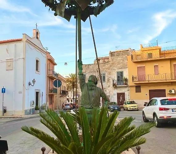 Delfino House 泰拉西尼