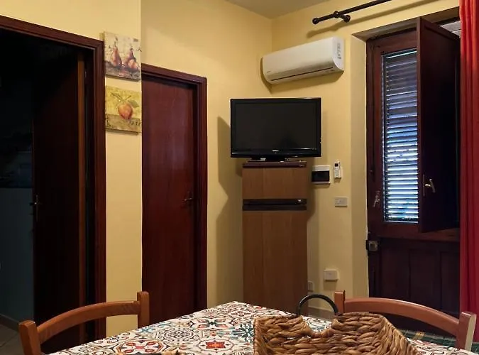 Delfino House * 泰拉西尼